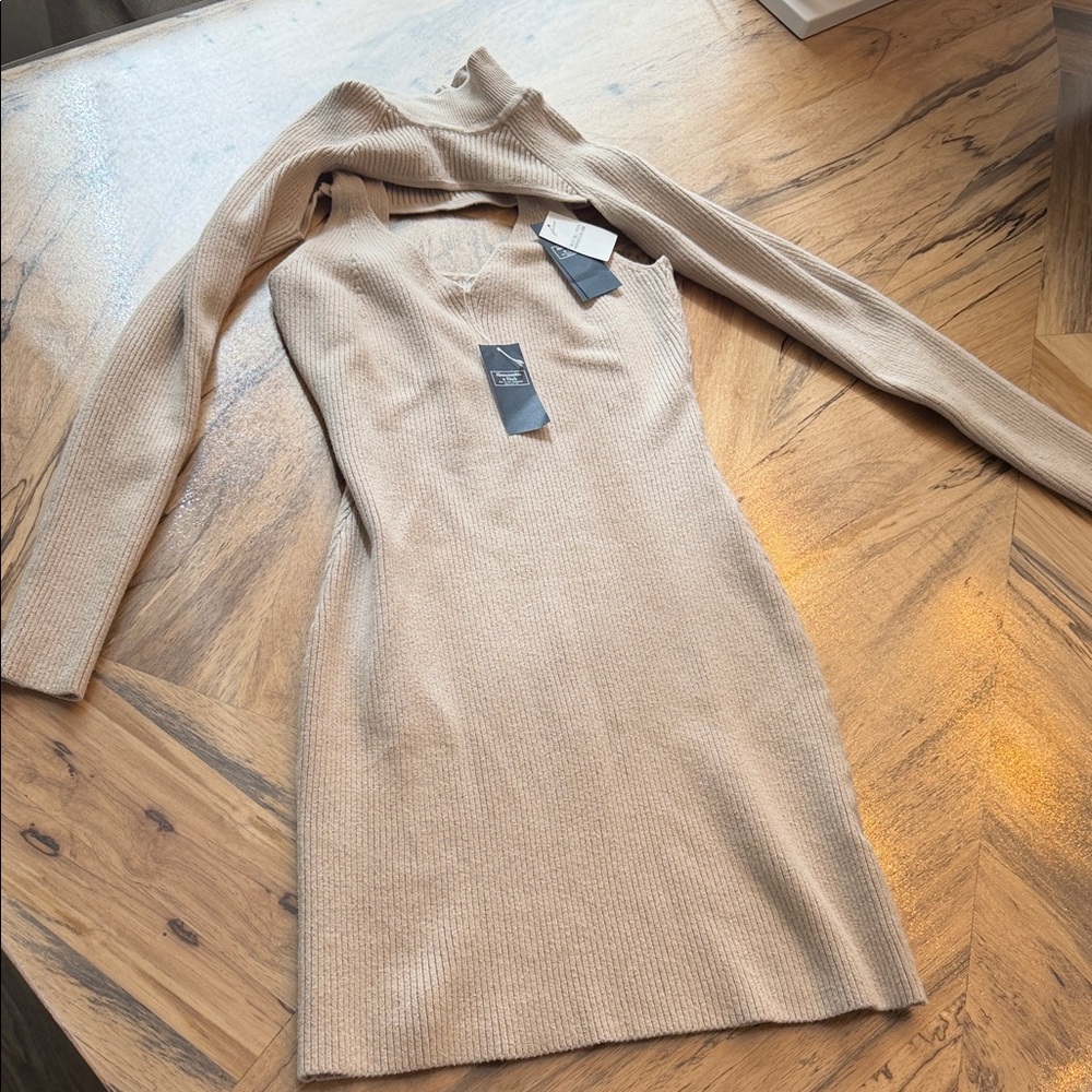 NWT - Sweater Dress Abercrombie & Fitch